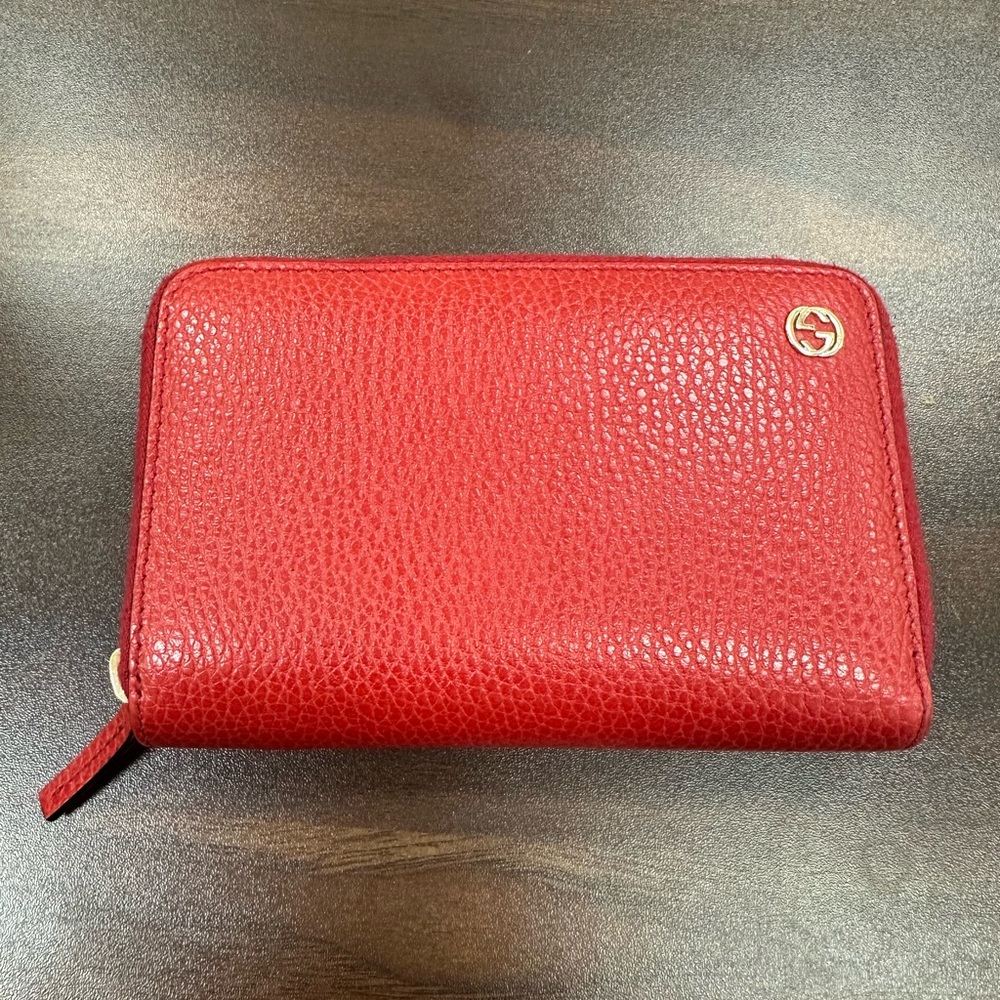 Gucci zip wallet